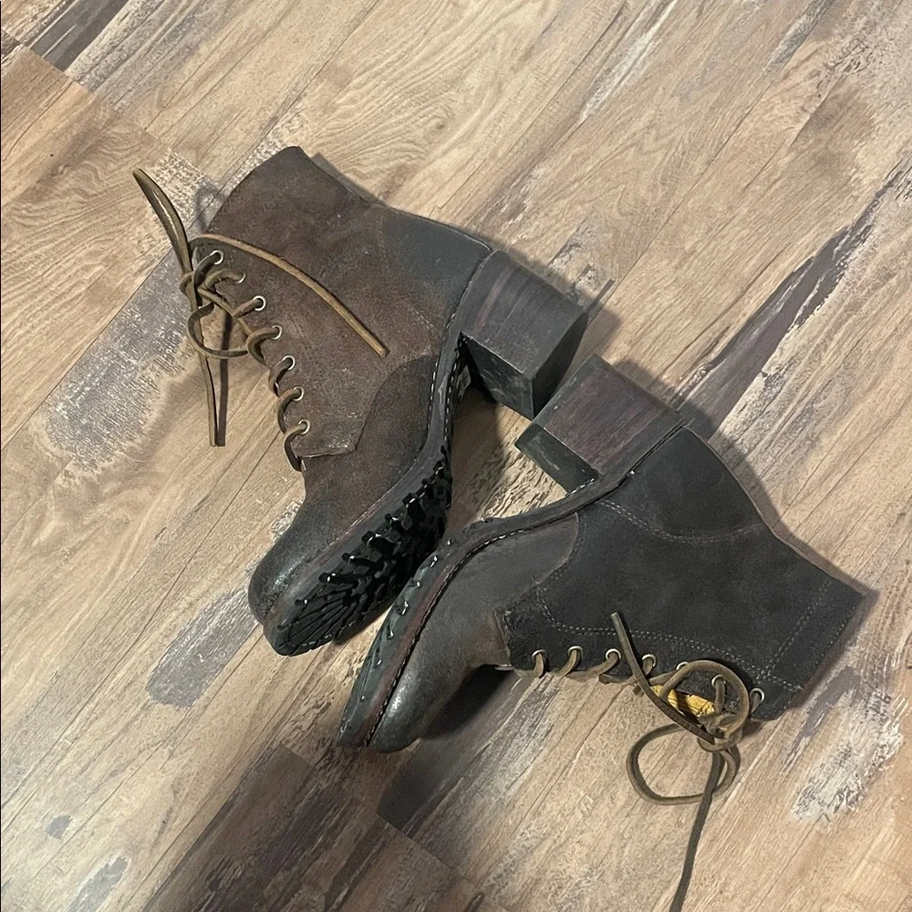 Brown Leather Women’s Frye Boots - Picture 3 of 6